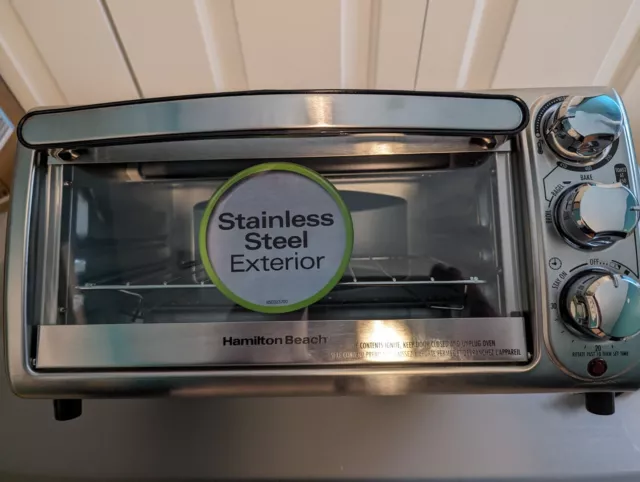 Hamilton Beach 4-Slice Countertop Toaster Oven w/tray Stainless Steel (Open-Box)