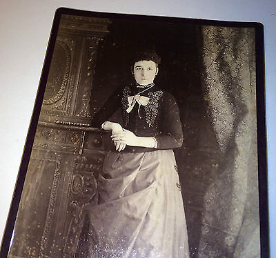 Antique Victorian Woman W/ Beautiful Fancy Fashion, Bow & Jewelry Cabinet Photo!
