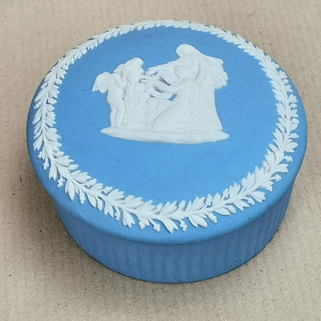 Wedgwood Jasperware blau groß 7 cm Durchmesser runde Schmuckstückbox