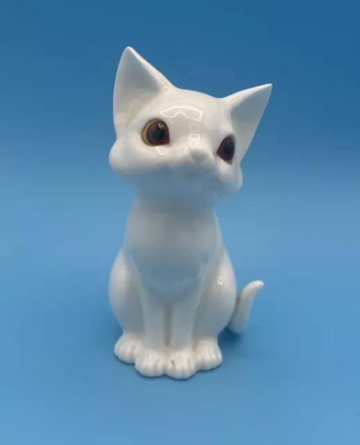 Vintage Royal Osborne White Bone China Cat Figurine TMR-4389