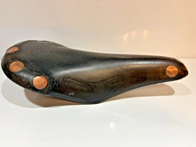 Ancienne selle de vélo cuir enfant ? femme ? - vintage saddle