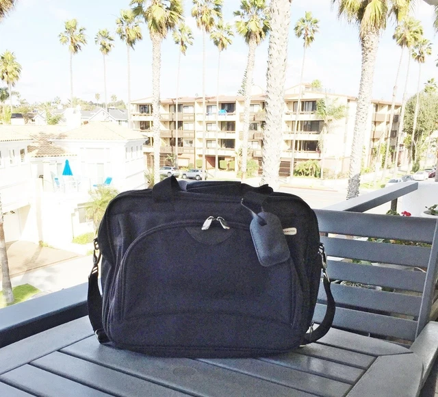 Tumi Dakota Unisex Briefcase Overnight Luggage Boarding Bag Black Expandable Zip