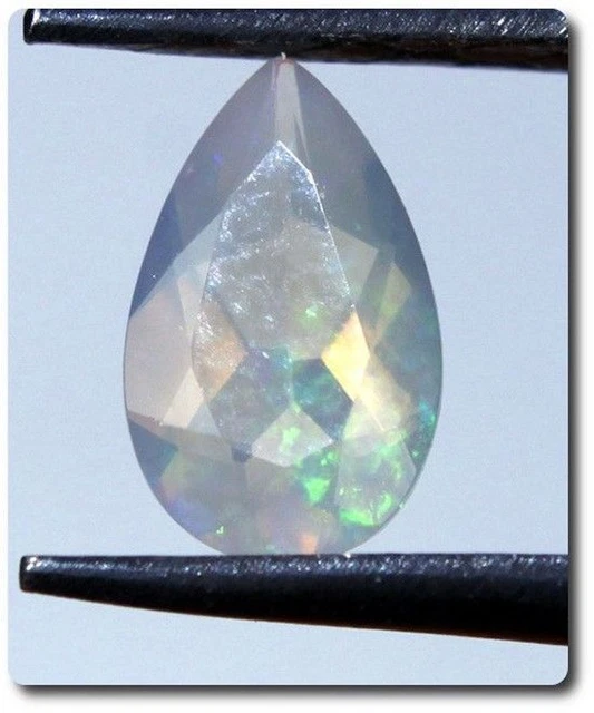 0.27 cts OPALE MULTICOLORE. IF Lightning Ridge, Australie.