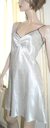 Bella camicia vintage avorio lucido seta raso full slip uk 10