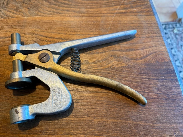 Ancien Sertisseur Métal Pour Cartouches De Chasse - Occasion Fonctionnel