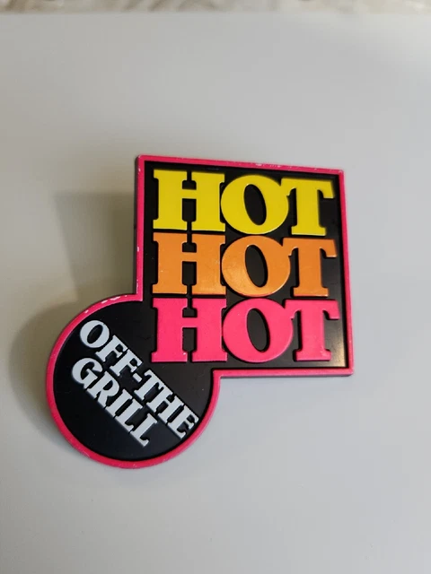 Hot Hot Hot Off the Grill Wendy's Restaurant Plastic Button Pin Employee Flair *
