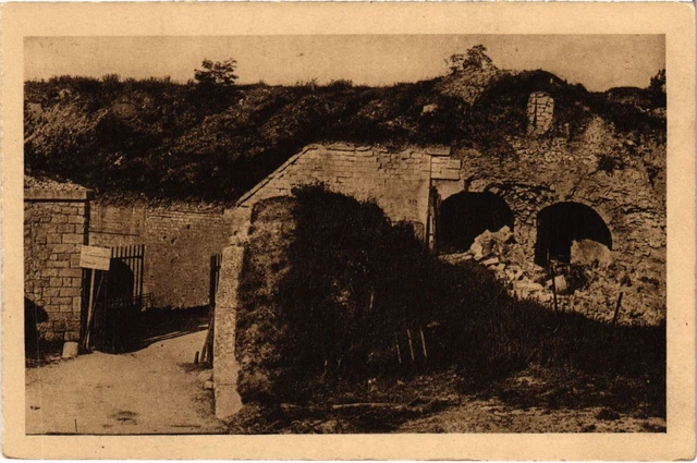 CPA Fort de Tavennes - Violement Bombarde par les Allemands (1037036)
