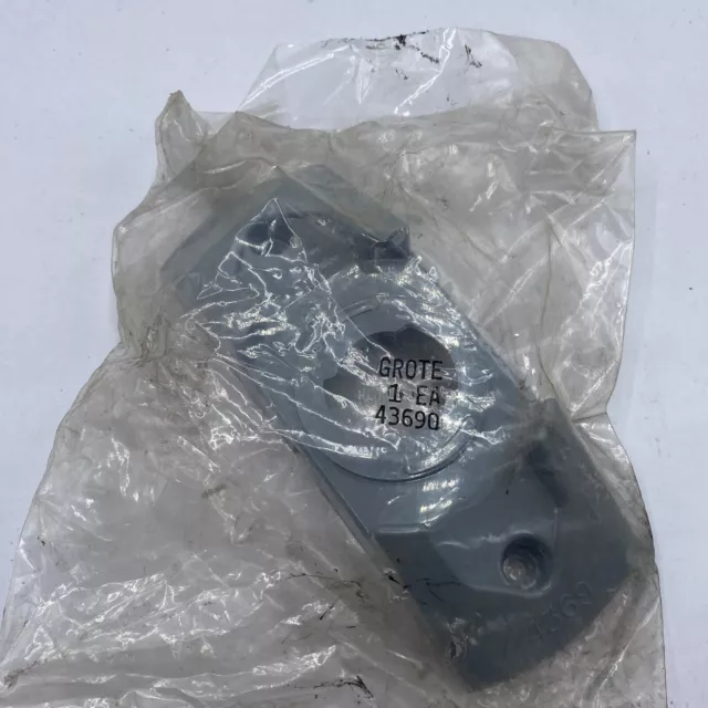 Grote 43690 Gray Twist-In Surface Mount Bracket lot of 2