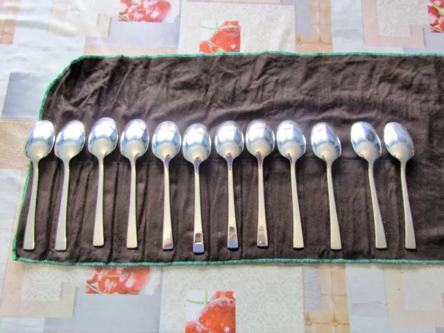 12 Cuillères de table métal argenté CHRISTOFLE modèle Concorde + housse