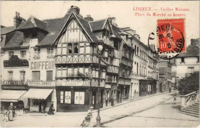 CPA LISIEUX Vieilles Maisons - Place du Marche au Beurre (1227592)