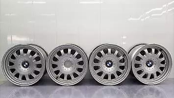 Lot 4 jantes alu BMW SERIE 5 E39 PHASE 1 528i 2.8i - 24V L6 /R:76826380