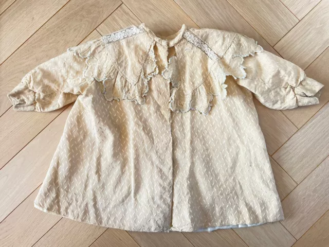 Jolie Cape de baptème ancienne pour bébé - broderie dentelle crème