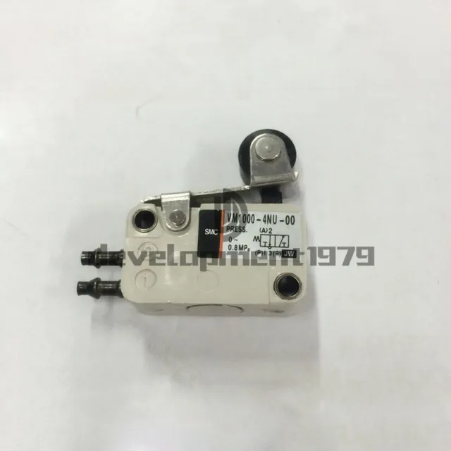 ONE New SMC VM1000-4NU-00 Switch