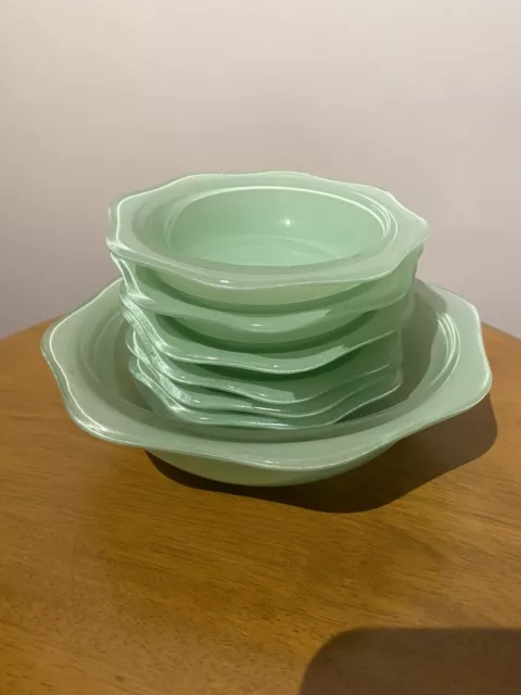 Vintage Pyrex Sprayware Green Milk Glass Set 6x Bowls/Dishes 1x Large Dish Retro