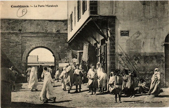 CPA AK CASABLANCA La Porte MARRAKECH MAROC (689758)