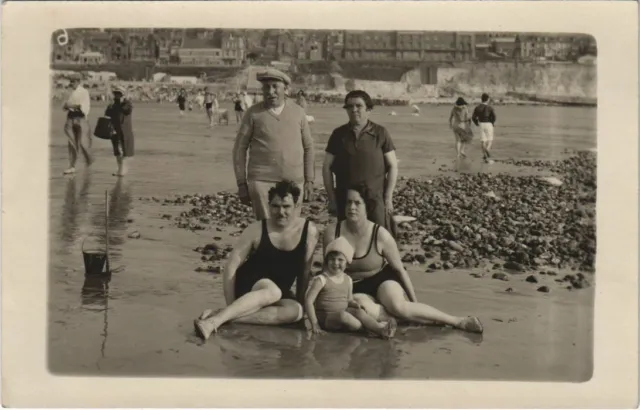 CPA AULT Family on the Beach Photo Card (18561)
