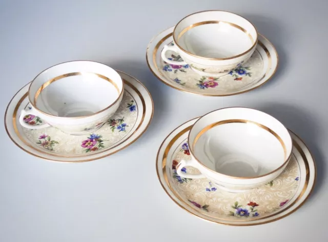 3 Tasses et Soucoupes