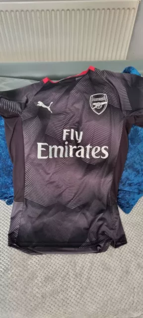 Arsenal Scarf and Women's Arsenal FC graphics jersey 2