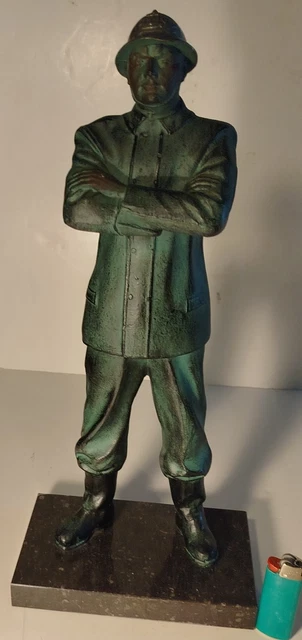 Statue sapeur pompier en pierre du gard bon état - Collection