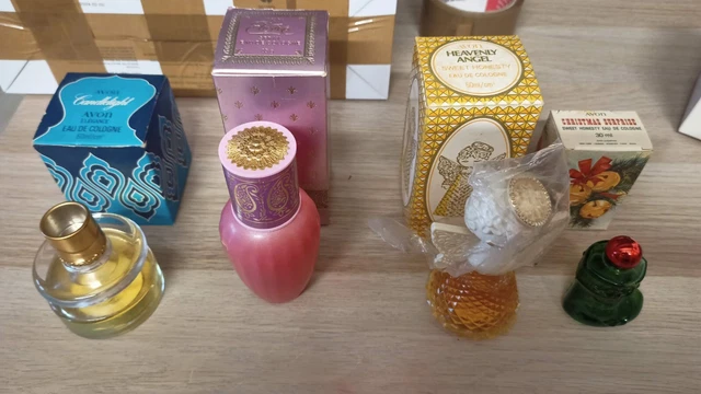 boccette profumo avon collezione anni 70 vintage donna con un po di profumo