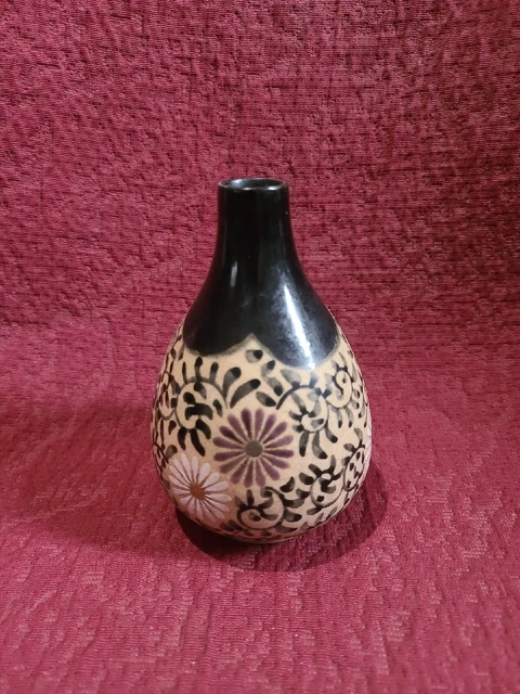 Vase en céramique décor à la main de style ciboure ? A identifier