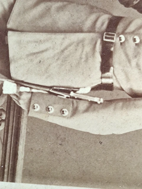 antik Foto CdV Karte Offizier Uniform mit Bajonett um 1880 Atelier Marold Metz 3