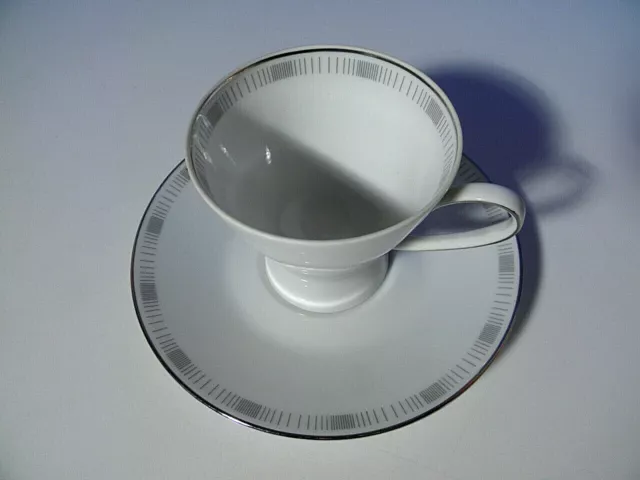 Rosenthal * Kaffeetasse mit UT * Form 2000 * Dekor mit grauen Linien am Rand *