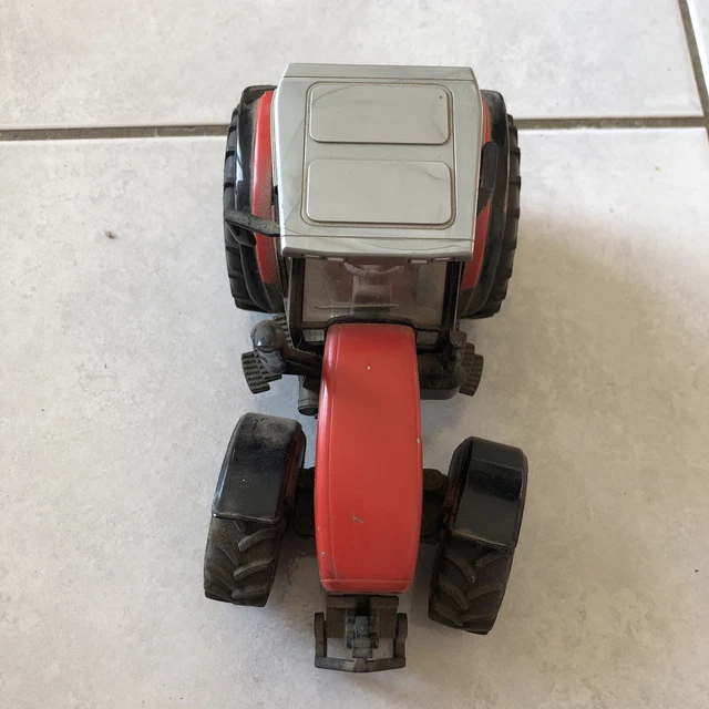SIKU 1563 Massey Ferguson with Salt Spreader, Metal/Plastic, Orange, Children's Toy Tractor, Salt Spreader Included, Removable Cabin