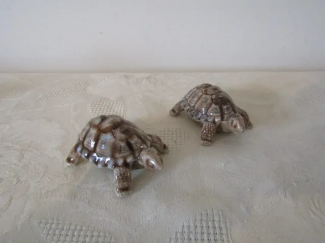Wade Pottery Pair of small Tortoise Figurines Ornaments 7cm long