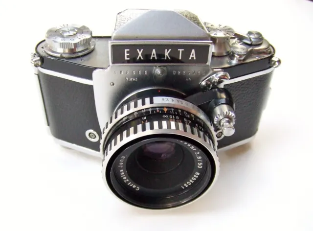 EXAKTA VAREX 11a  CAMERA VERSION 5 WITH f2.8 50mm ZEISS TESSAR  LENS + CASE