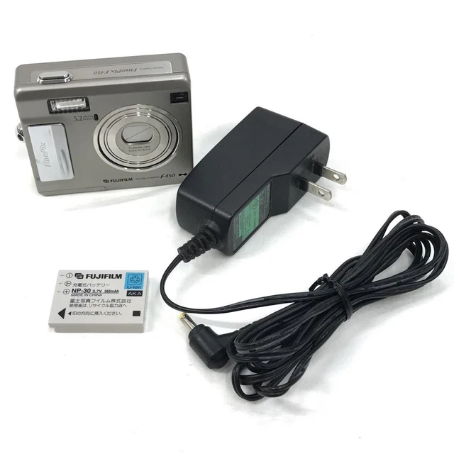Fujifilm FinePix F450 5.2メガピクセル Fujifilm FinePix F Series F450 5.2MP Digital Camera - Silver