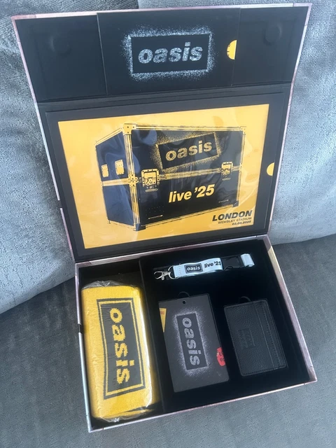 【未開封】Oasis London Wembly 8月2日　VIP BOX 未開封】Oasis London Wembly 8月2日 VIP BOX Oasis Live Vip Box |