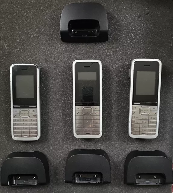 Job Lot Of Siemens Openstage Sl4 Handsets With Charging Stands.