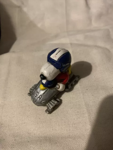 Snoopy Figure Con Motoslitta