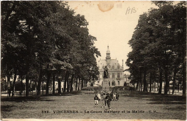CPA VINENNES - Le Cours Marigny et la Mairie (519719)