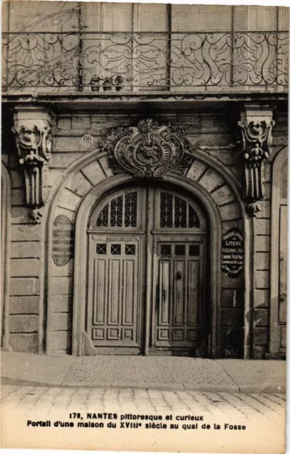 CPA NANTES Pittoresque et Portail d'une maison du XVIII siecle au quai (223066)