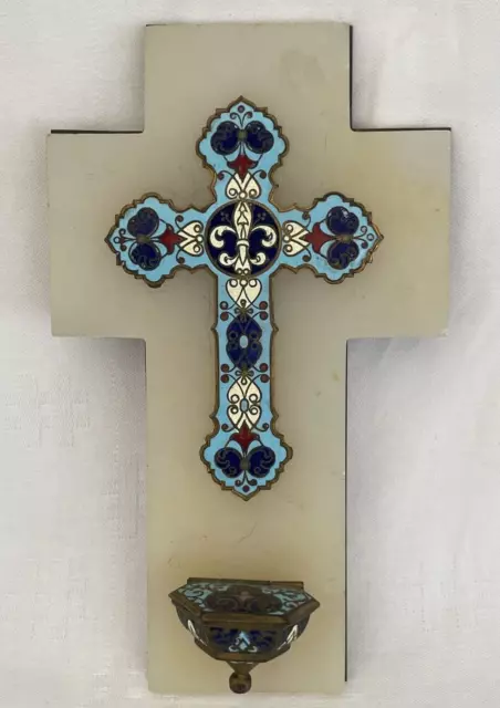 Ancien petit bénitier/crucifix, émail sur cuivre, sur Albatre ou autre, mural