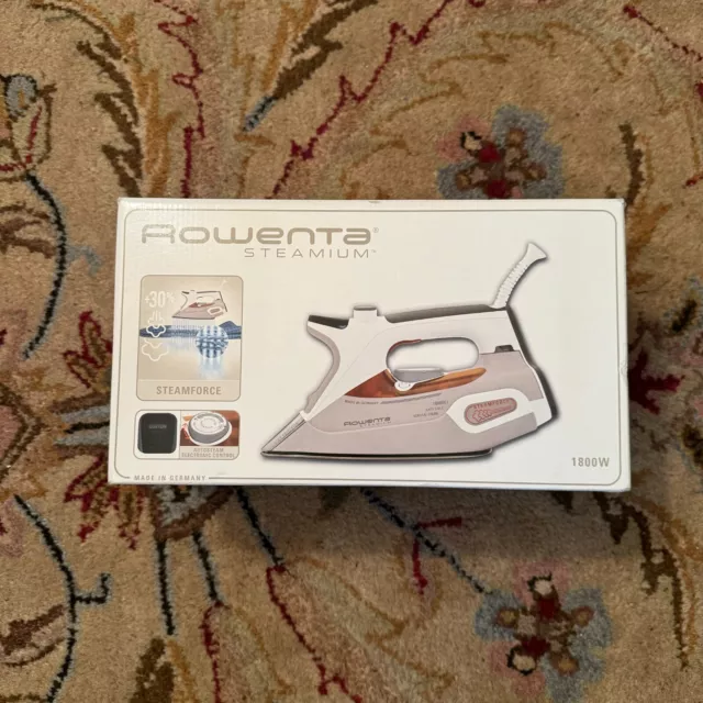 Rowenta DW9080 Steamium Steam Iron 1800W GERMANY Burst of Steam w/ BOX EUC