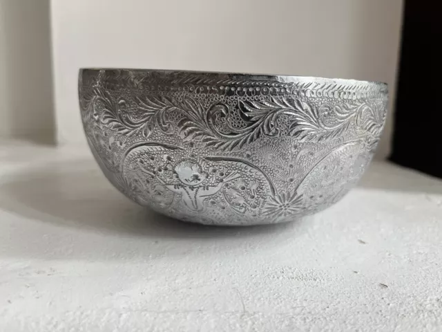 Early 20th Century Indian Mogul Style White Metal Bowl - Beautiful Detail