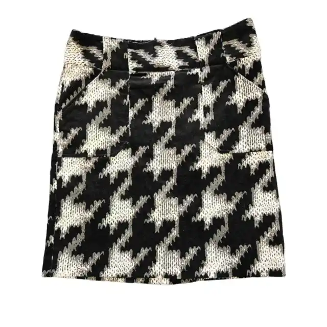 GO International Women's Black & White Houndstooth Corduroy Mini Skirt. Size 7