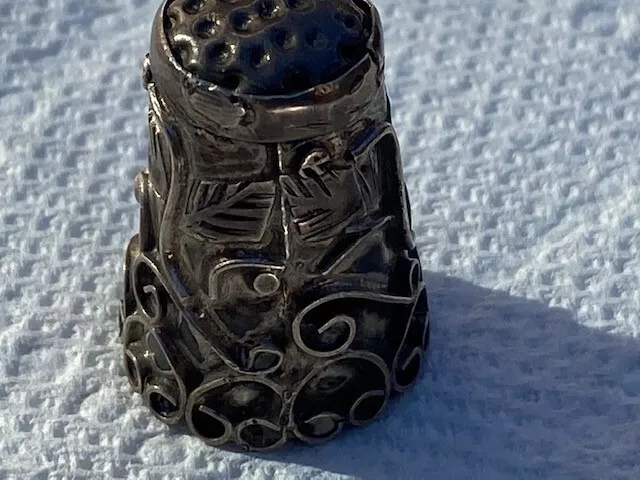 Vintage Mexico Sterling Silver Thimble with Delicate Filigree and Etching