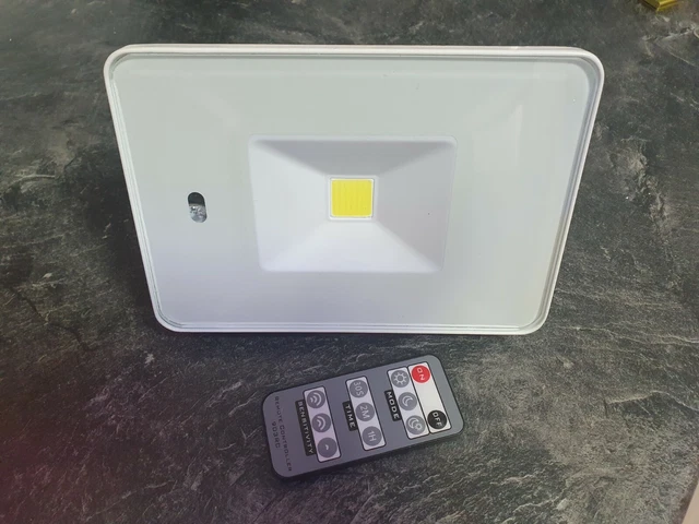 Led Strahler Mit Bewegungsmelder Und Fernbedienung