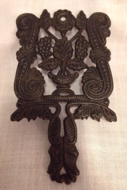 Vintage J.z.h. 1950 Trivet #8 Grapevine Pattern Four Footed Black Cast Iron