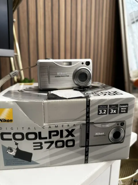 Nikon Coolpix 3700 Compact Digital Camera 3.2Mp with Box (Tested)