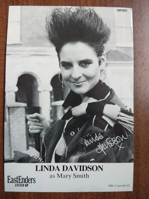 LINDA DAVIDSON *Mary Smith* EASTENDERS PRE-SIGNED AUTOGRAPH FAN CAST PHOTO CARD