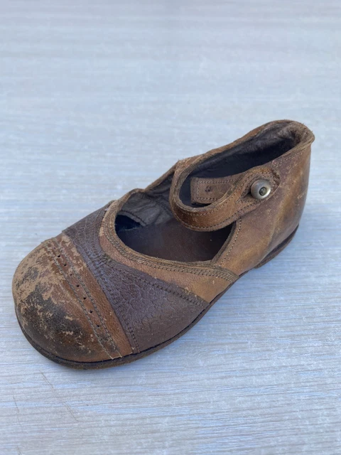 Jouet ancien 1900 chaussure très ancienne poupées anciennes Jumeau ? Autre ?