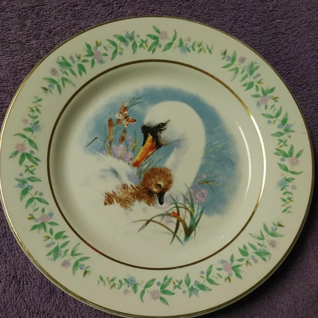 Avon Gentle Moments Plate Collectable Vintage 1975 Swan & Duck 8.75"  (AA2)