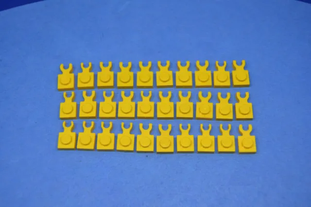 Lego 30 X Holder Yellow Plate Modified 1x1 With Clip Vertical 4085