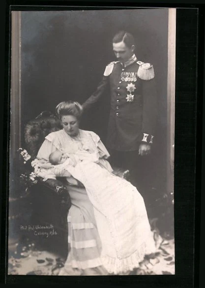 FOTOAK HERZOG UND Herzogin von SachsenCoburgGotha mit Erbprinz