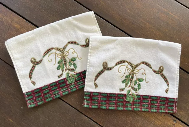 Pair Lenox Christmas Holiday Nouveau Finger Tip Towels Holly Ribbons Pattern NEW